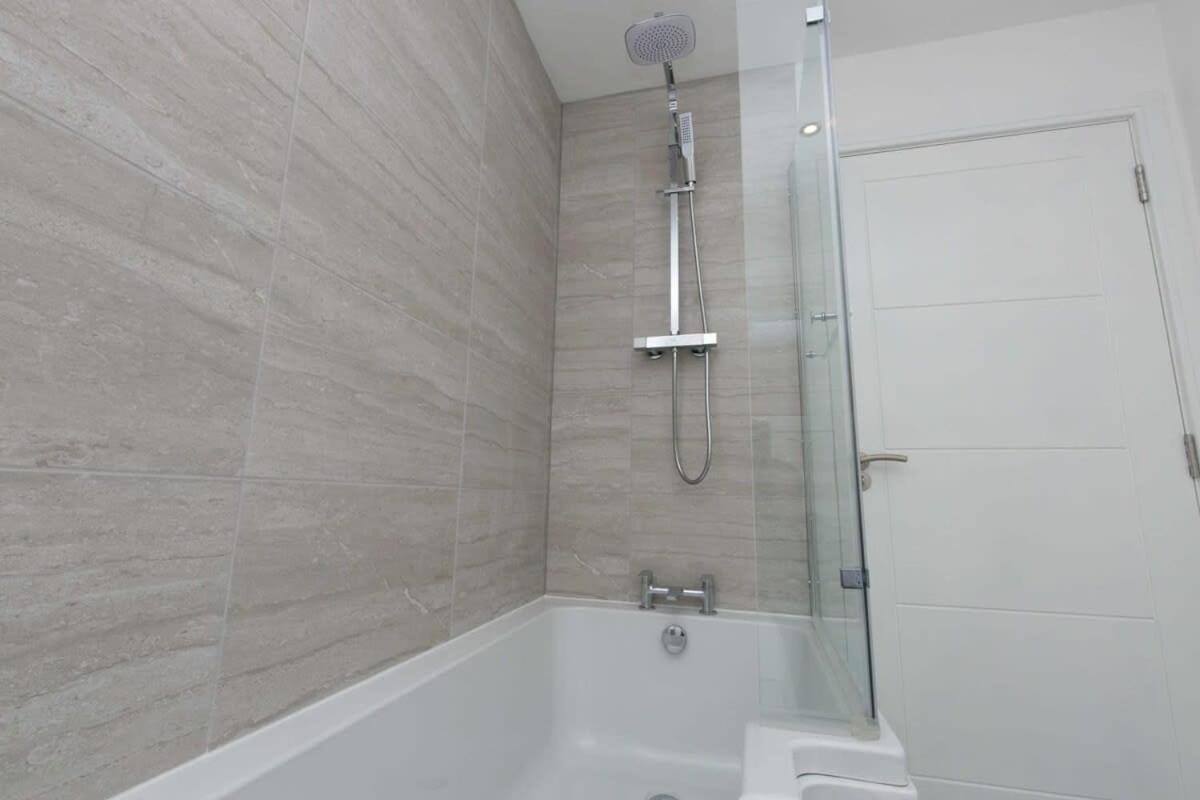 Stunning 2 Bedroom Apartment In Wallasey Eksteriør bilde