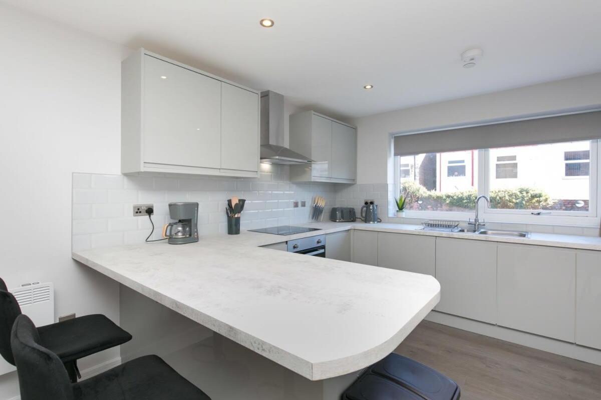 Stunning 2 Bedroom Apartment In Wallasey Eksteriør bilde